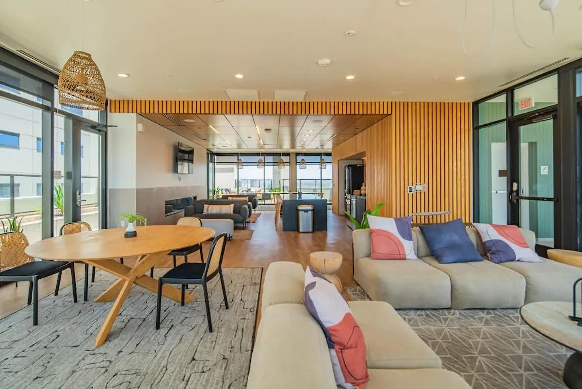 Chic Studio - Modern High Rise Dt, Pool, Gym, Parking フェニックス アパート