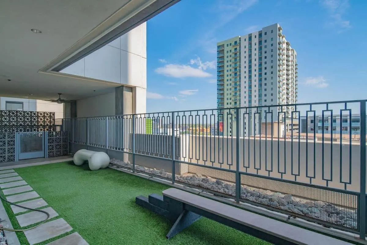 アパート Chic Studio - Modern High Rise Dt, Pool, Gym, Parking フェニックス 米国