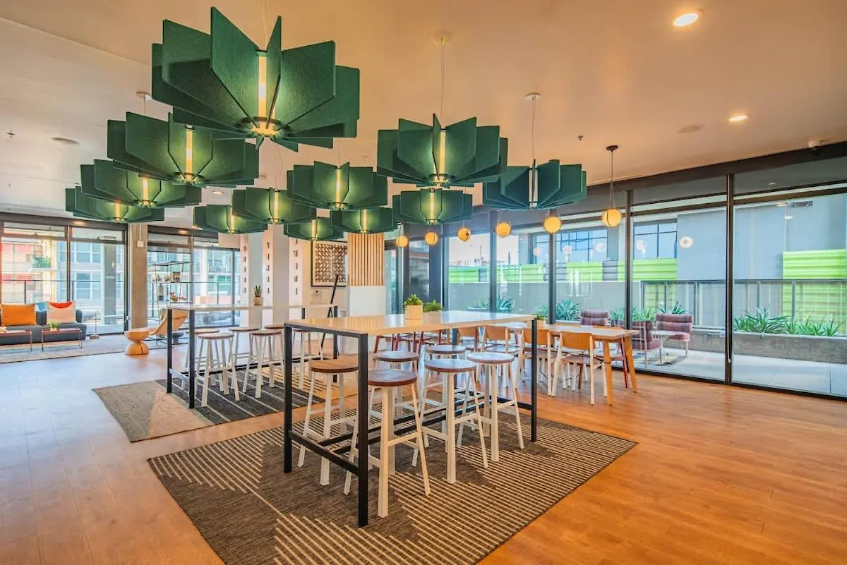 Chic Studio - Modern High Rise Dt, Pool, Gym, Parking フェニックス 0*,