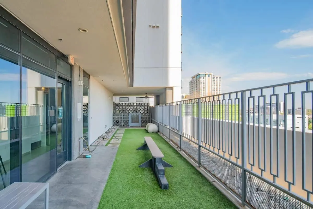 Chic Studio - Modern High Rise Dt, Pool, Gym, Parking フェニックス
