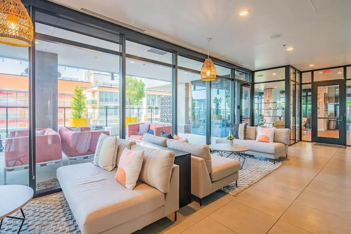 アパート Chic Studio - Modern High Rise Dt, Pool, Gym, Parking フェニックス