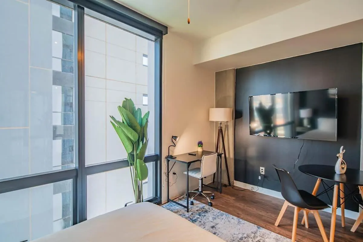 アパート Chic Studio - Modern High Rise Dt, Pool, Gym, Parking フェニックス